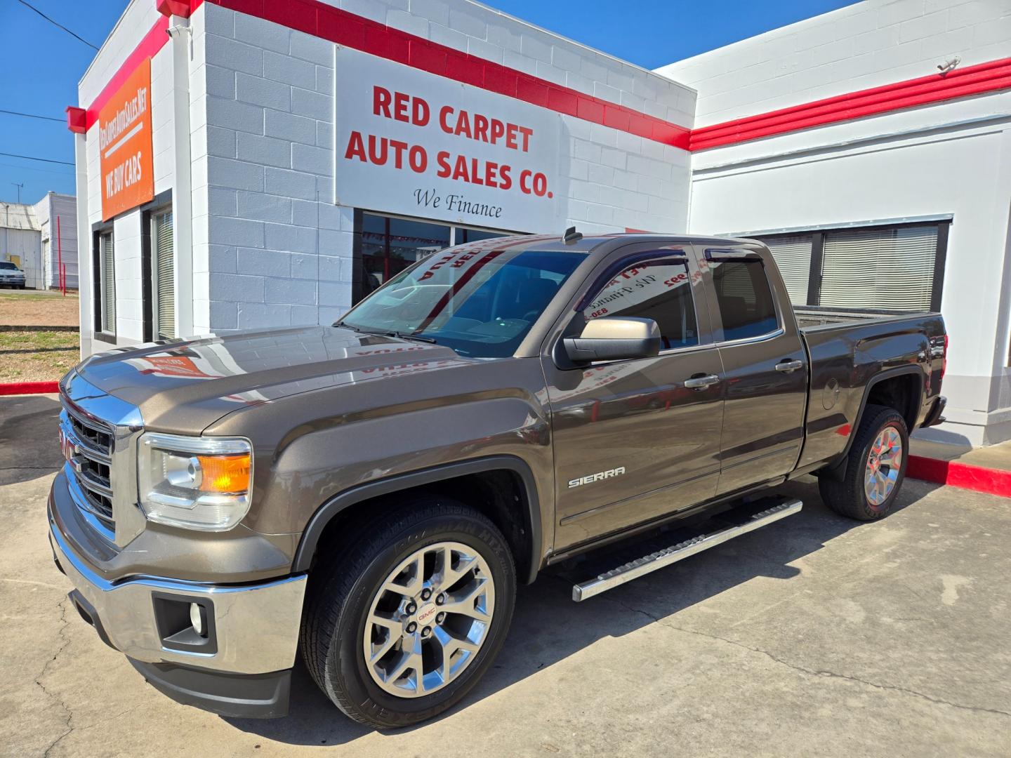 2014 GMC Sierra 1500 (1GTR1UEC2EZ) with an 5.3L V8 F OHV 16V engine, Automatic transmission, located at 503 West Court, Seguin, TX, 78155, (830) 379-3373, 29.568621, -97.969803 - Photo#0